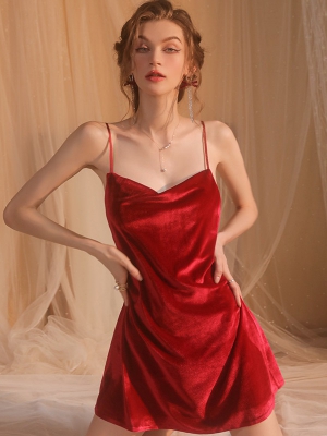 Đầm ngủ nhung lụa 2 dây hở lưng sẻ đùi gợi cảm cao cấp DN626-Đỏ